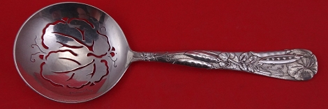 Pea Spoon w/ peapod motif   9 1/8